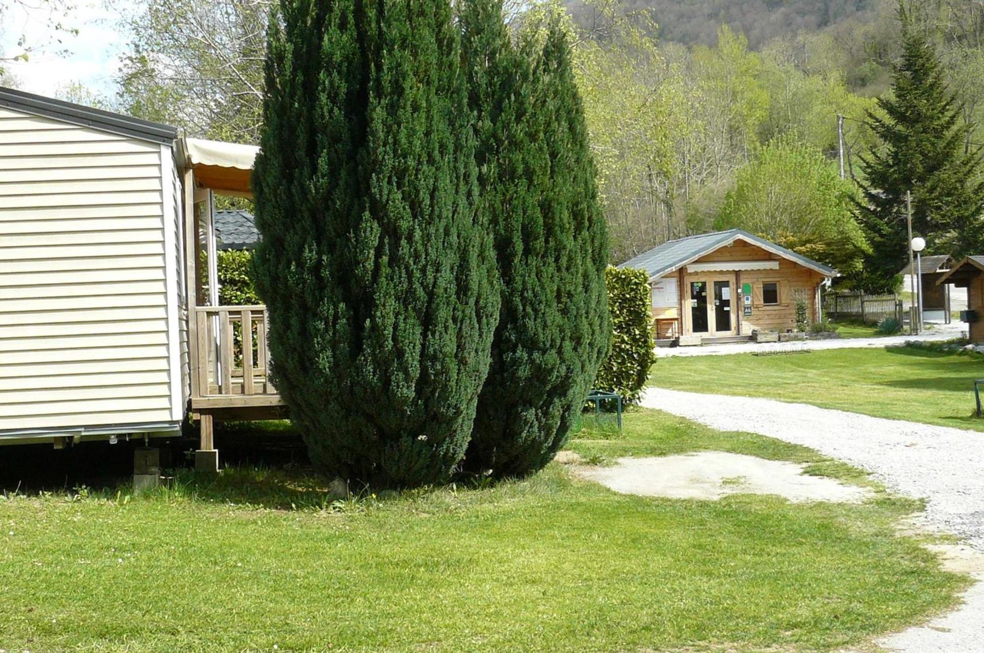 Camping Le Rey Louvie Juzon Extérieur photo