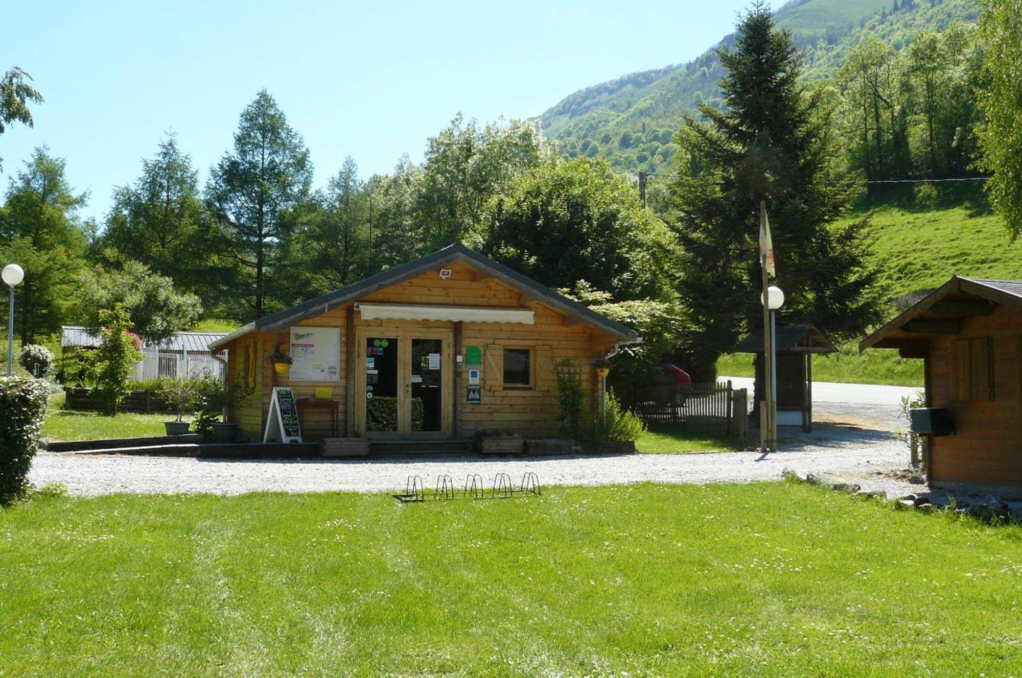 Camping Le Rey Louvie Juzon Extérieur photo