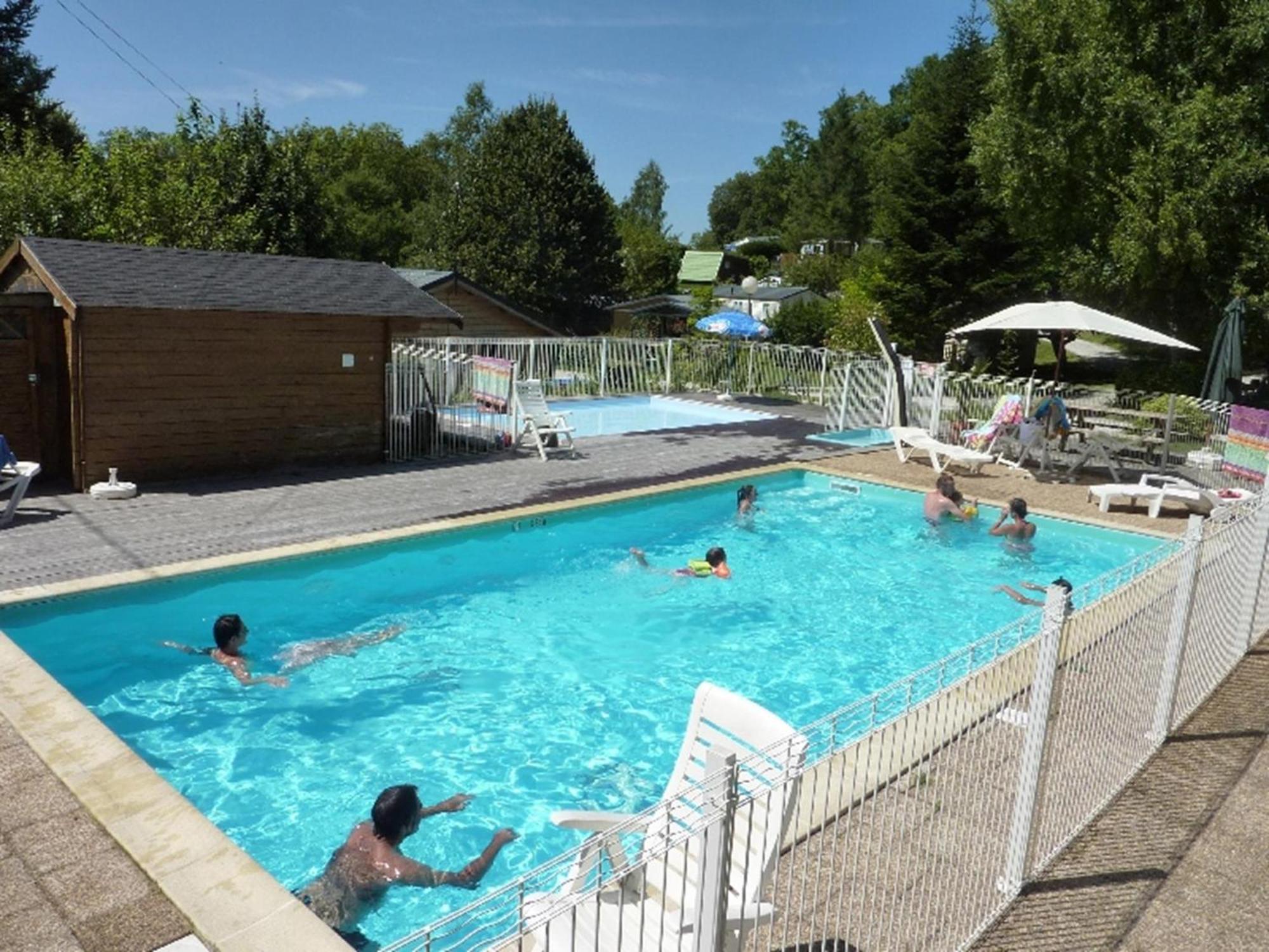 Camping Le Rey Louvie Juzon Extérieur photo