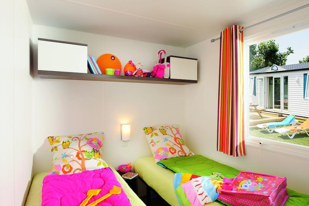 Camping Le Rey Louvie Juzon Chambre photo