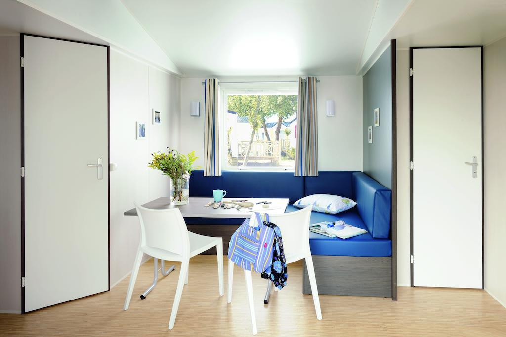 Camping Le Rey Louvie Juzon Chambre photo