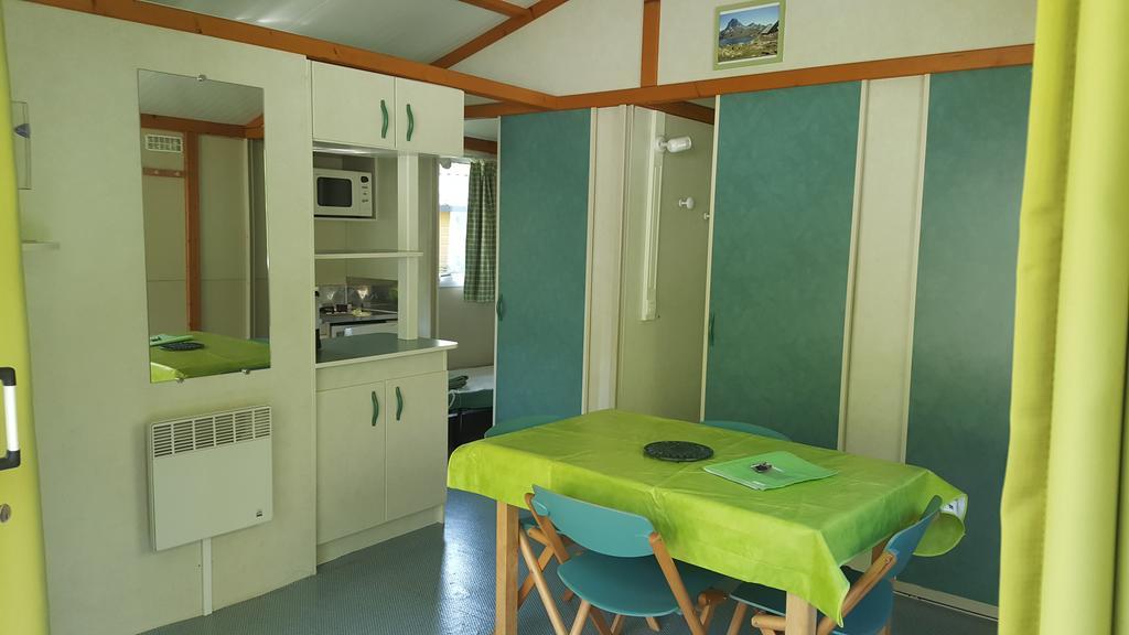 Camping Le Rey Louvie Juzon Extérieur photo