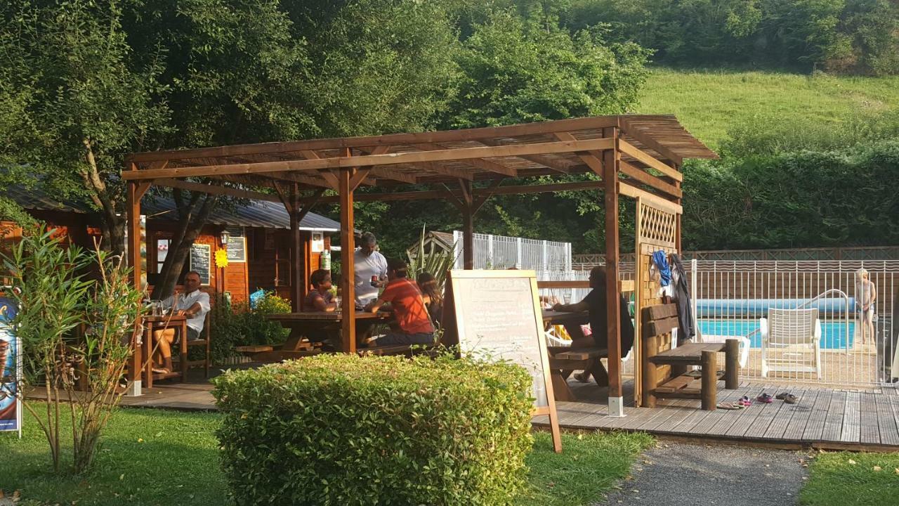 Camping Le Rey Louvie Juzon Extérieur photo
