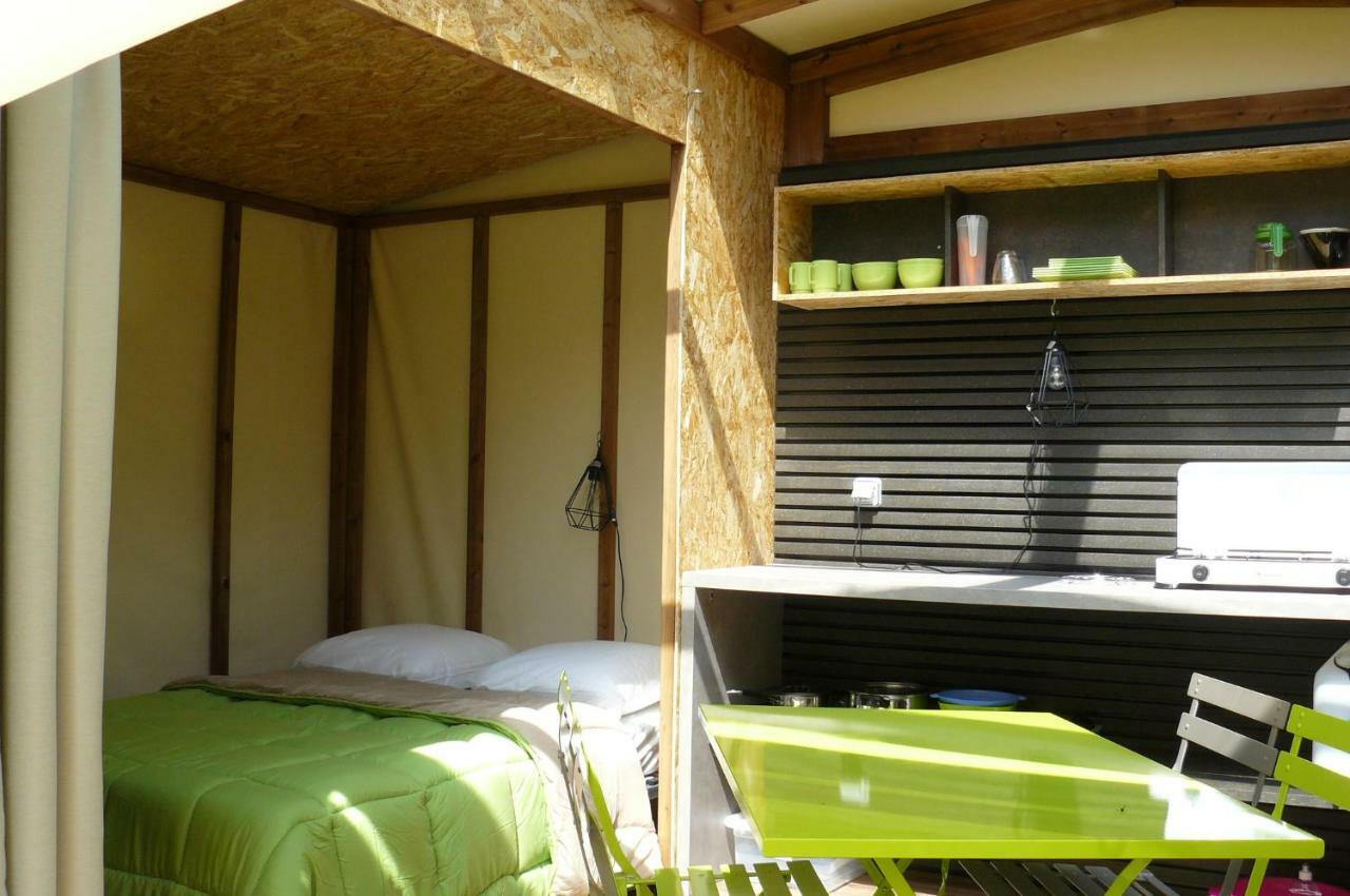 Camping Le Rey Louvie Juzon Extérieur photo